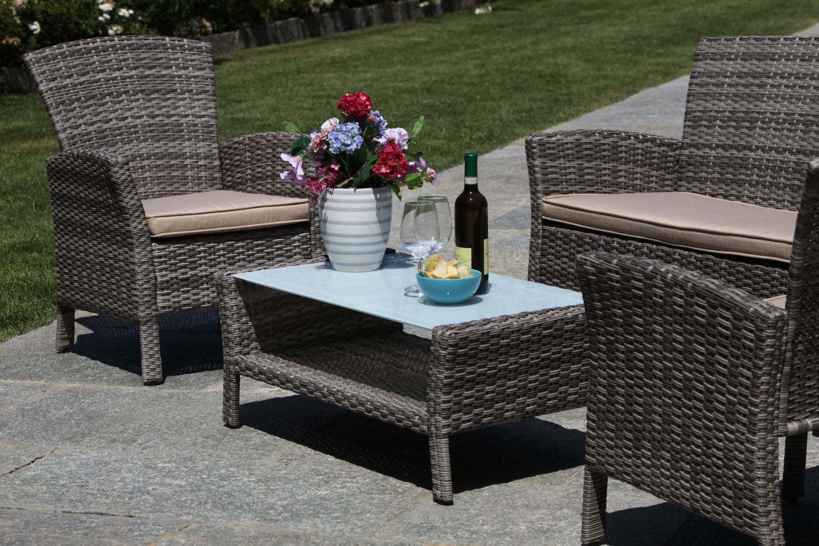 SALOTTO DA GIARDINO AMALIA IN POLYRATTAN GRIGIO CON CUSCINI INCLUSI