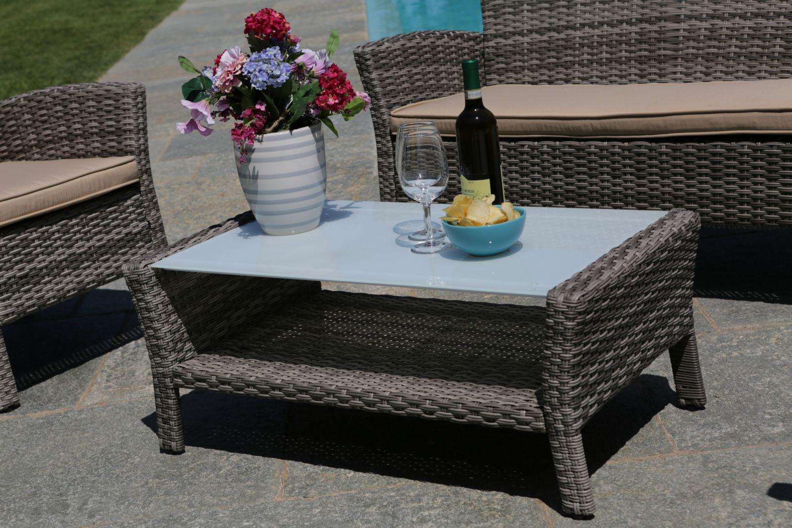 SALOTTO DA GIARDINO AMALIA IN POLYRATTAN GRIGIO CON CUSCINI INCLUSI