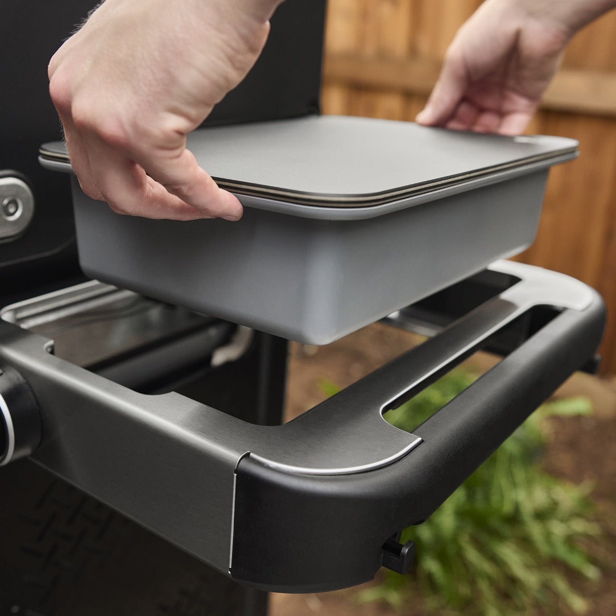 BARBECUE A GAS SPIRIT EP-335 CON 3 BRUCIATORI E SEAR ZONE, NERO