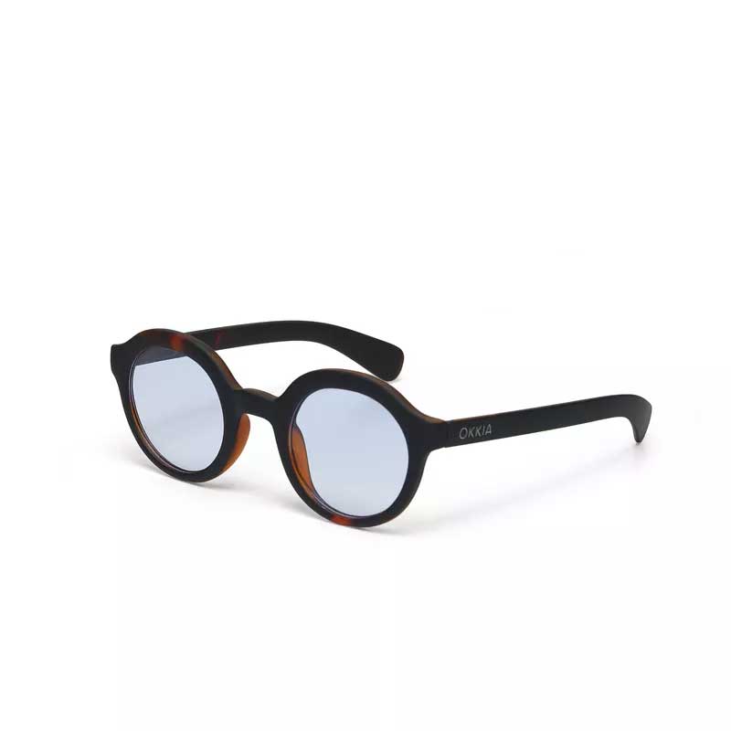 OCCHIALE DA SOLE MODELLO LAURO ROUND COLORE NERO LENTI BLU GRADIENTE OKKIA
