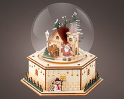 Scenario Natalizio in legno a LED, altezza 17,5 cm, colore marrone e luce bianco caldo.