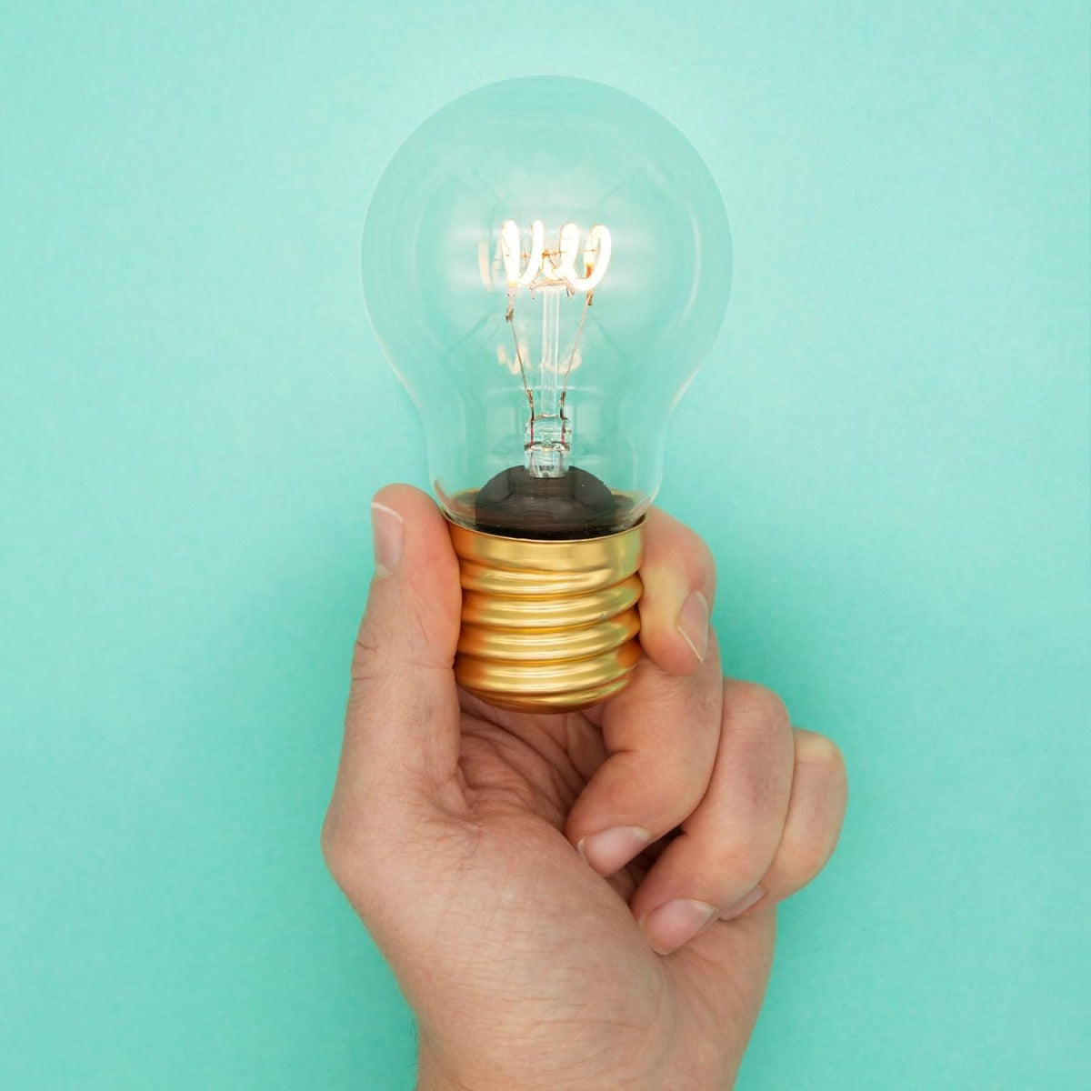 LAMPADA DA TAVOLO A FORMA DI LAMPADINA USB