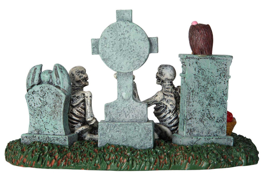 PICNIC AL CIMITERO - GRAVEYARD PICNIC
