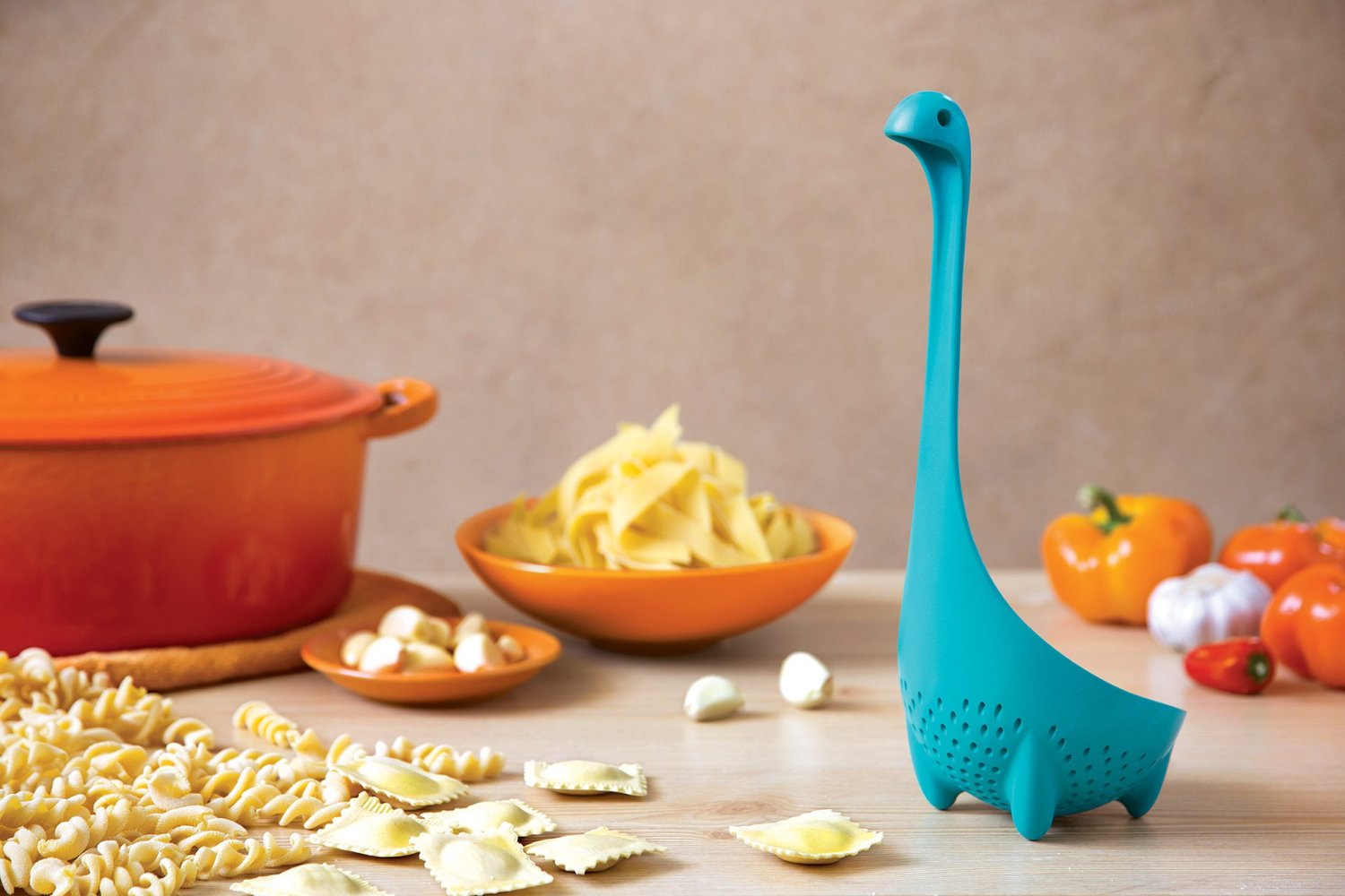 MESTOLO FORATO MAMMA NESSIE AZZURRO PLASTICA