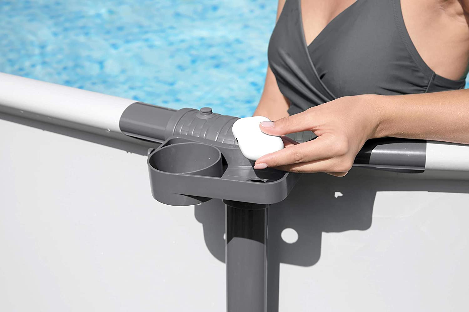 4 PORTABICCHIERI PER PISCINA