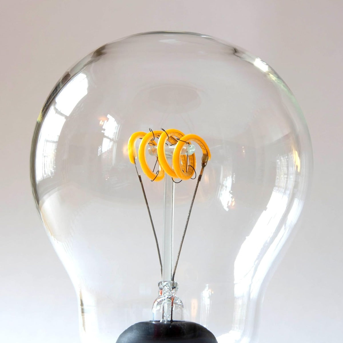LAMPADA DA TAVOLO A FORMA DI LAMPADINA USB