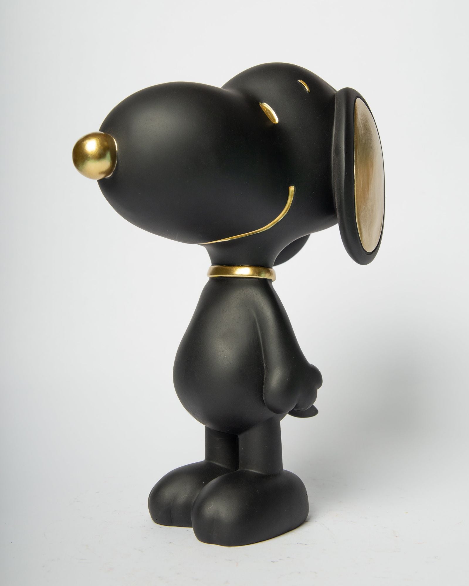 BLOGO Statuetta Snoopy in Piedi Nero 12xH25cm