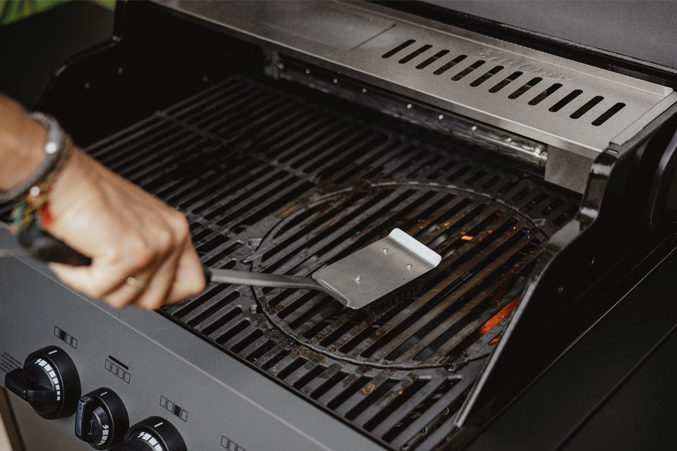 Spazzola per Barbecue con Setole in Acciaio Inox e Raschietto 38 cm Nero Acciaio ENDERS