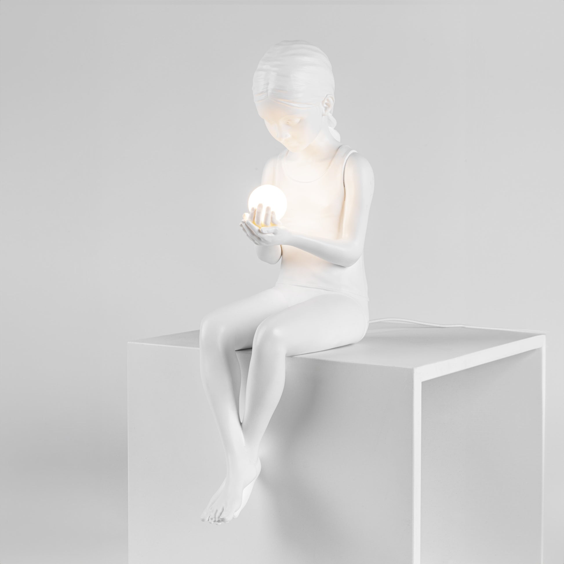 Lampada Scultura Innerglow mini - Girl 23.2x13.5x49.5cm Bianca SELETTI