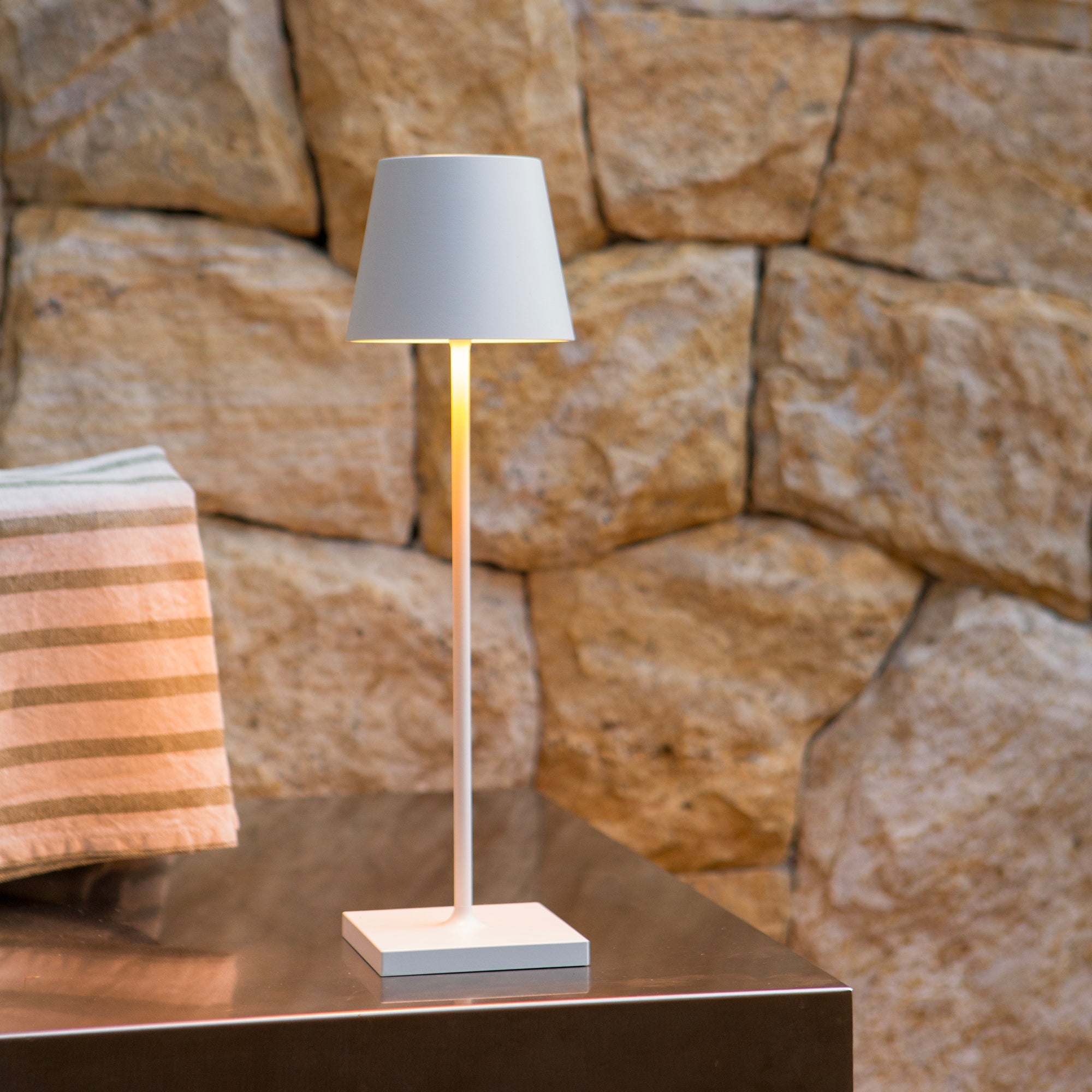 Lampada da Tavolo Poldina Pro D11cm H38cm Ricaricabile Bianca ZAFFERANO