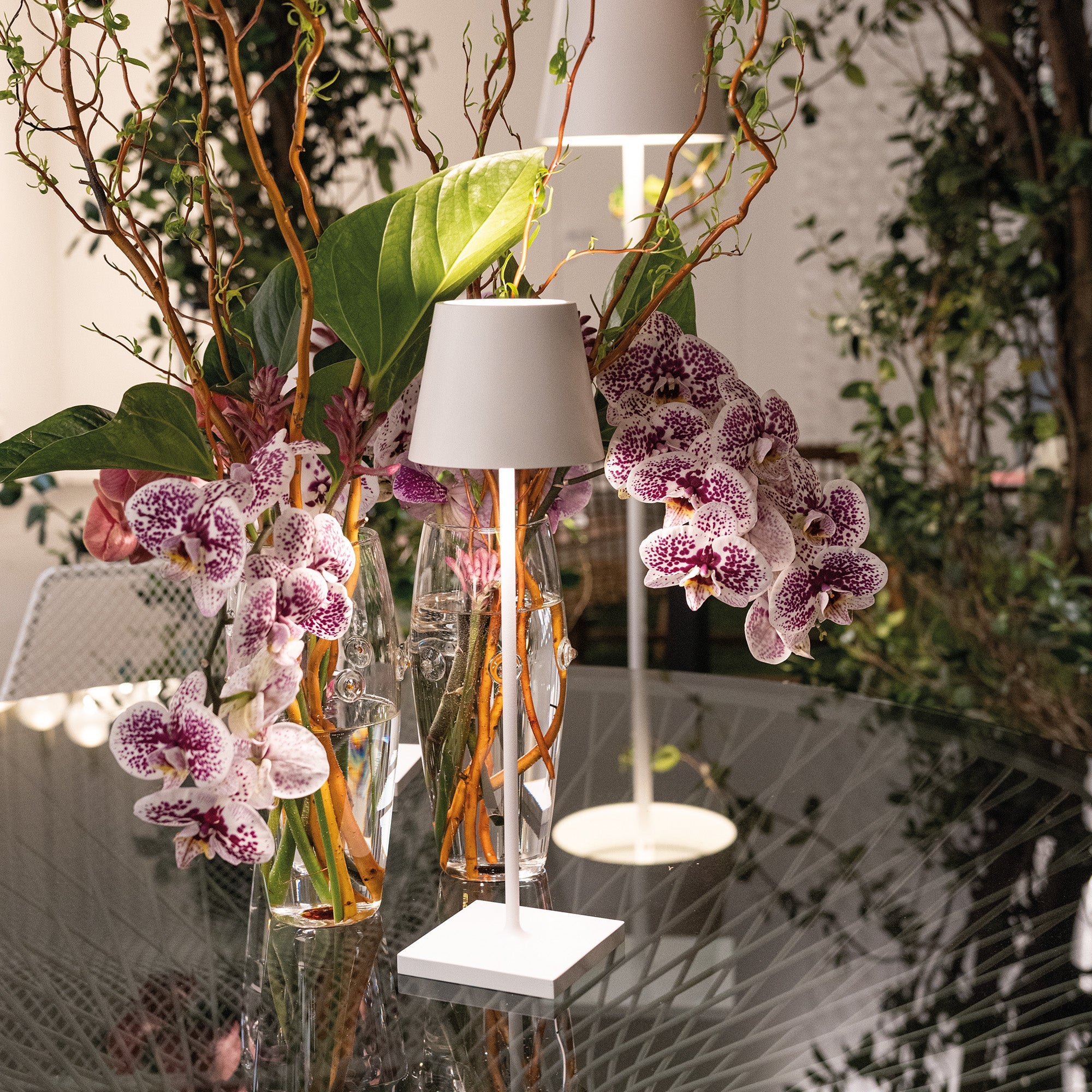Lampada da Tavolo Poldina Pro D11cm H38cm Ricaricabile Bianca ZAFFERANO