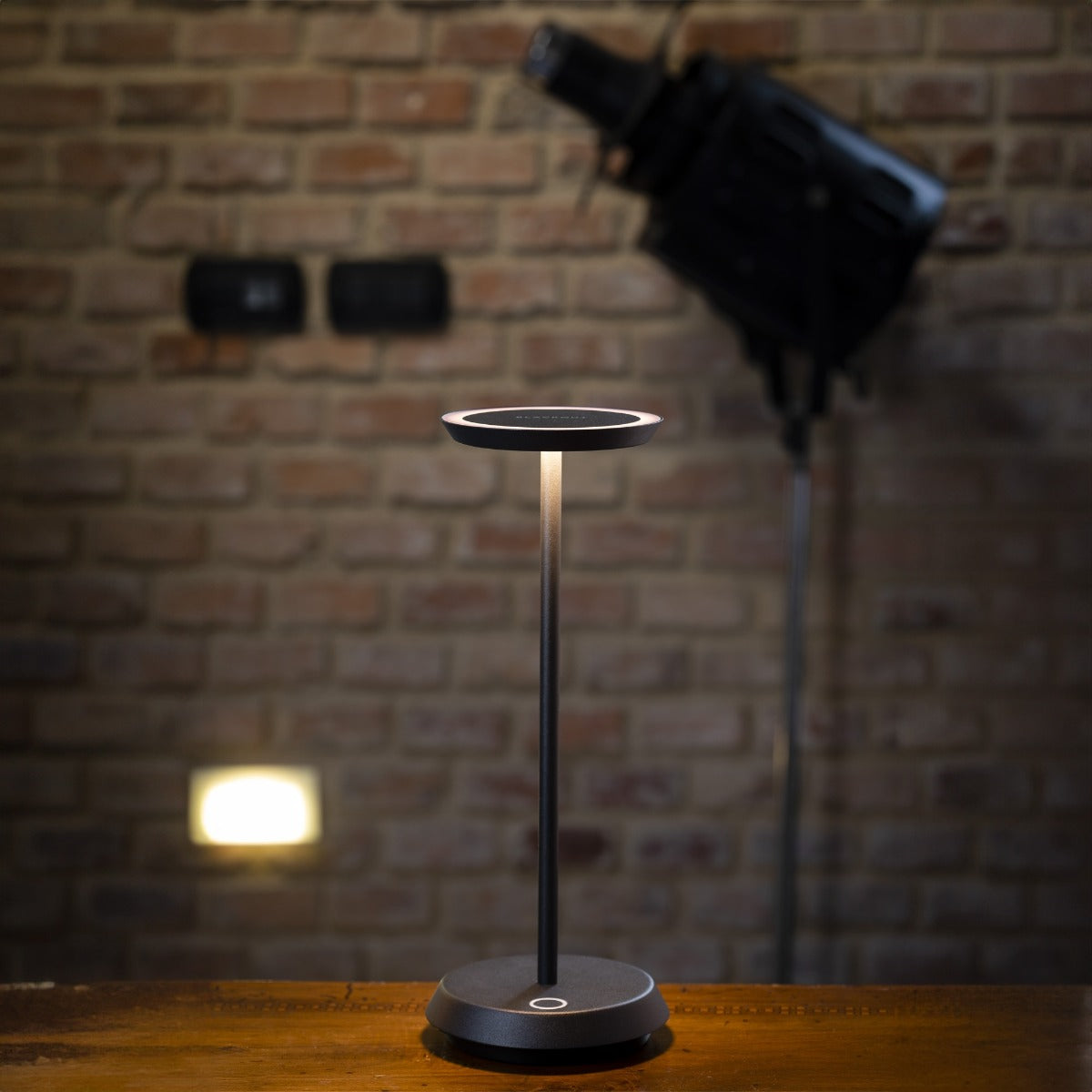 LAMPADA CORDLESS RICARICABILE NERA FLAAT