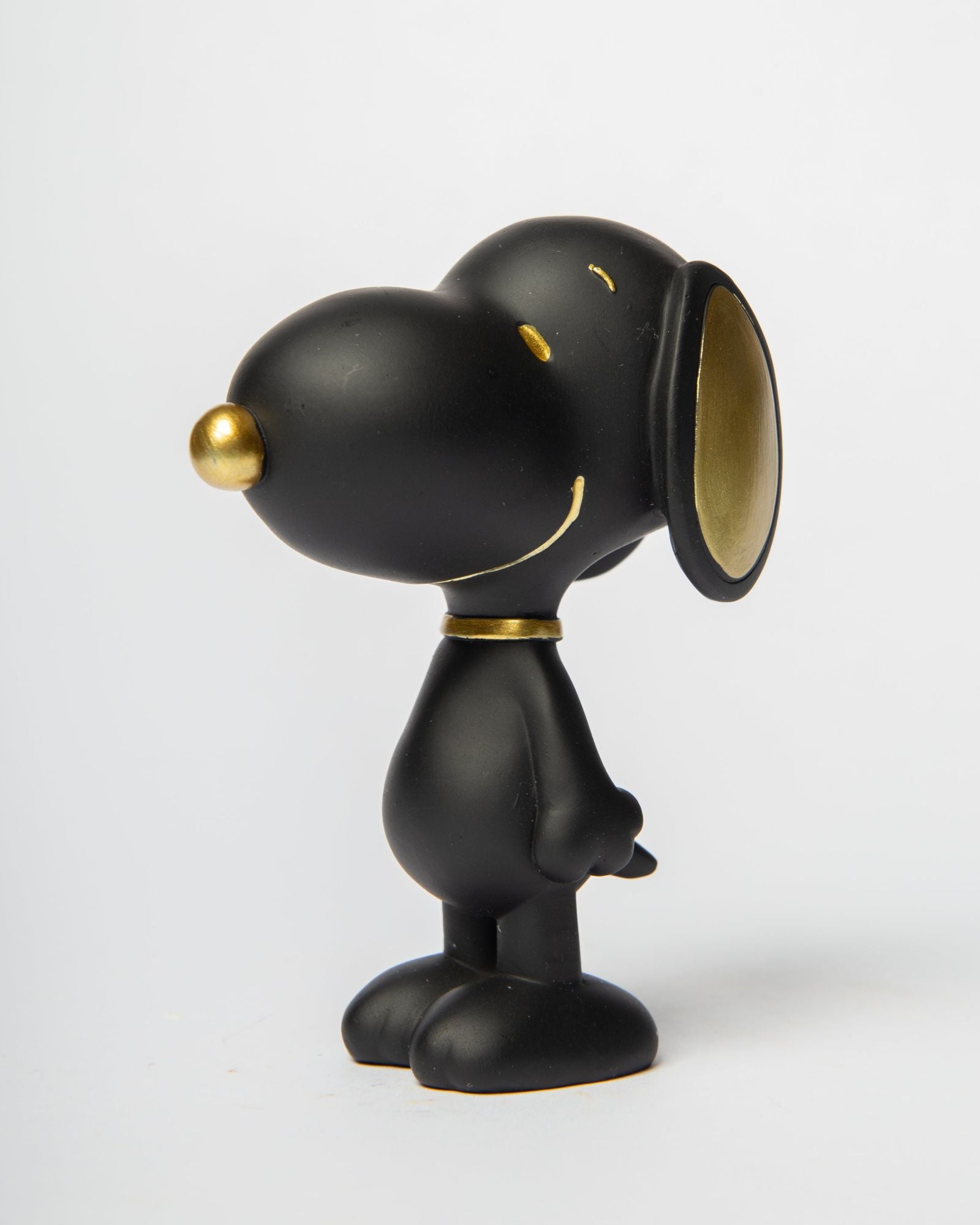 BLOGO Statuetta Snoopy in Piedi Nero 5,8x9,1xH12cm