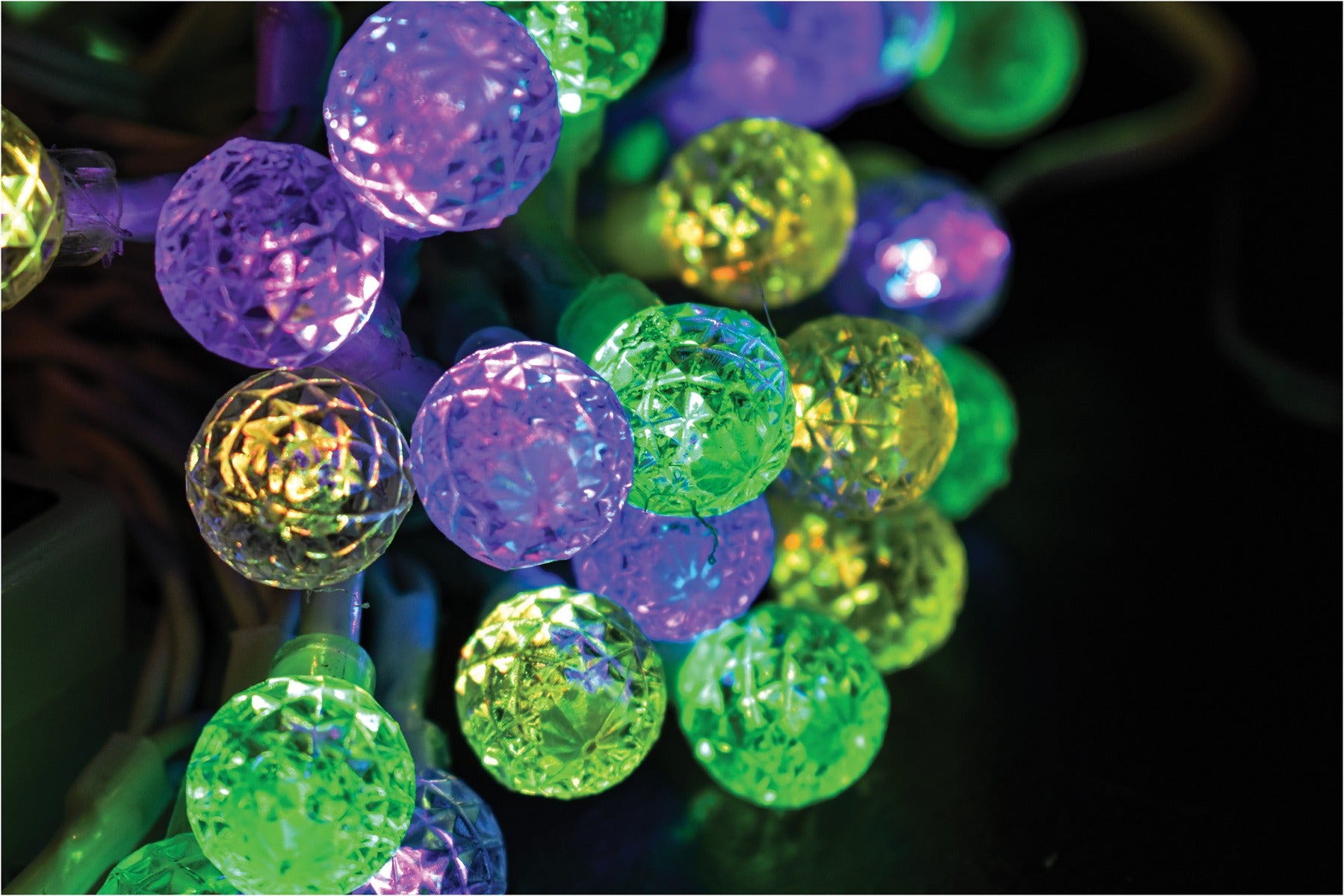 40 PINETTI LED MULTICOLOR 2M CON GIOCHI DI LUCE