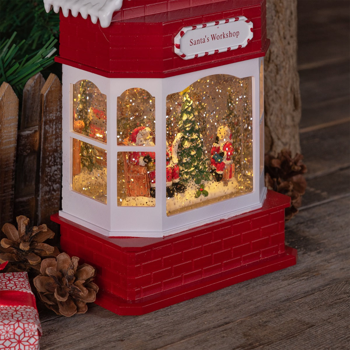 CASETTA ROSSA LUMINOSA H30CM CON BABBI NATALE GLITTER E LED