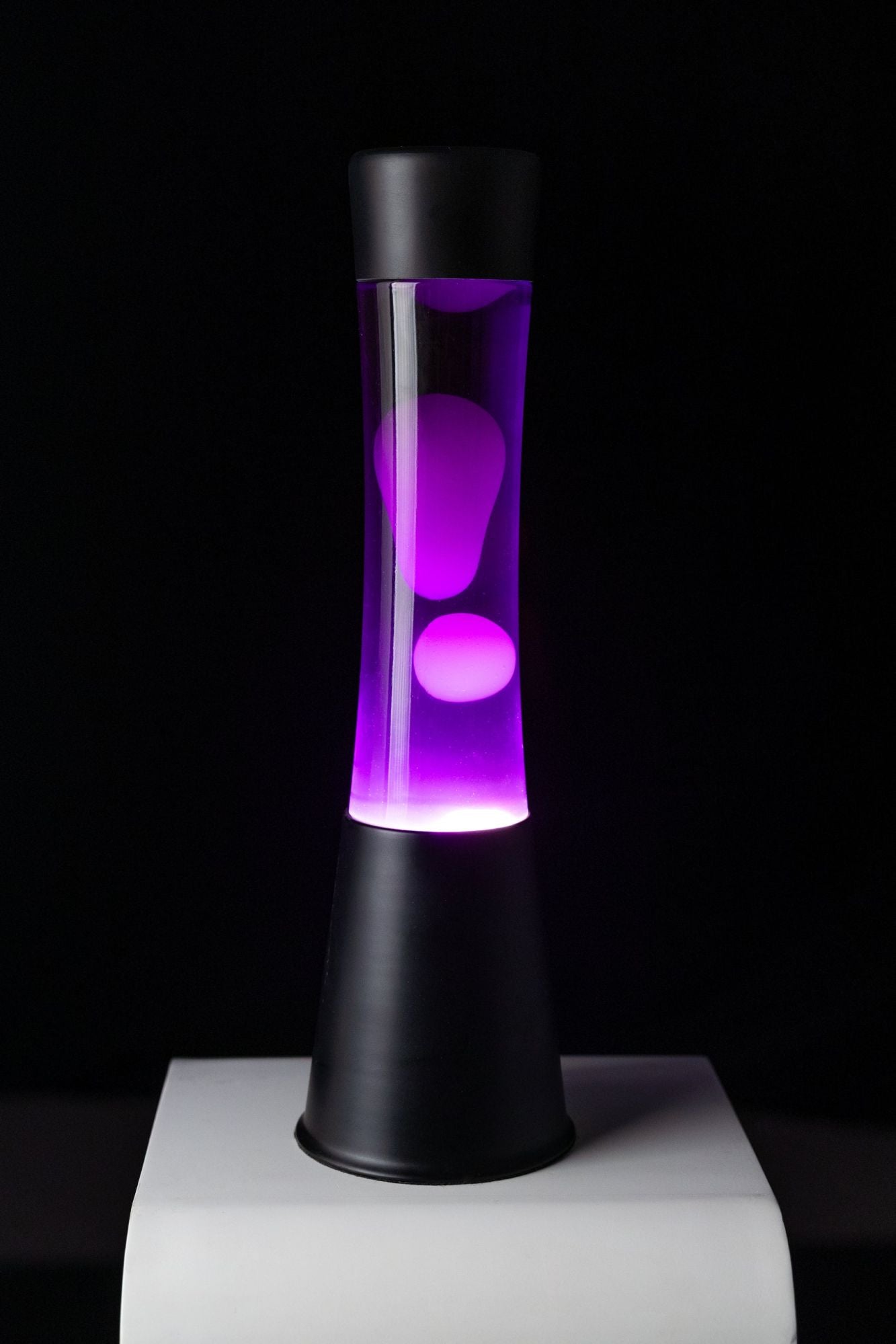 Fisura Lampada di Lava, 40 cm, Base Nera / Liquido Viola / Cera Bianca