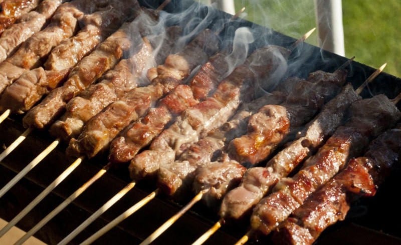 BARBECUE GRIGLIA PER ARROSTICINI E SPIEDINI 60X15H70CM