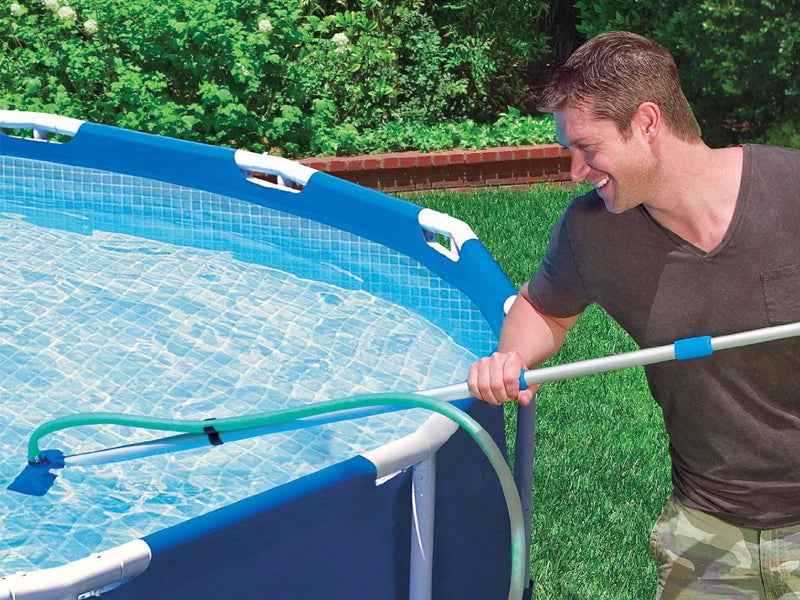 KIT PER PULIZIA PISCINA  CON MANICO TELESCOPICO DA 239CM