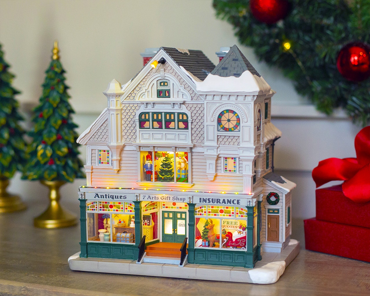 NEGOZIO DI ANTIQUARIATO - ANTIQUE & GIFT SHOP