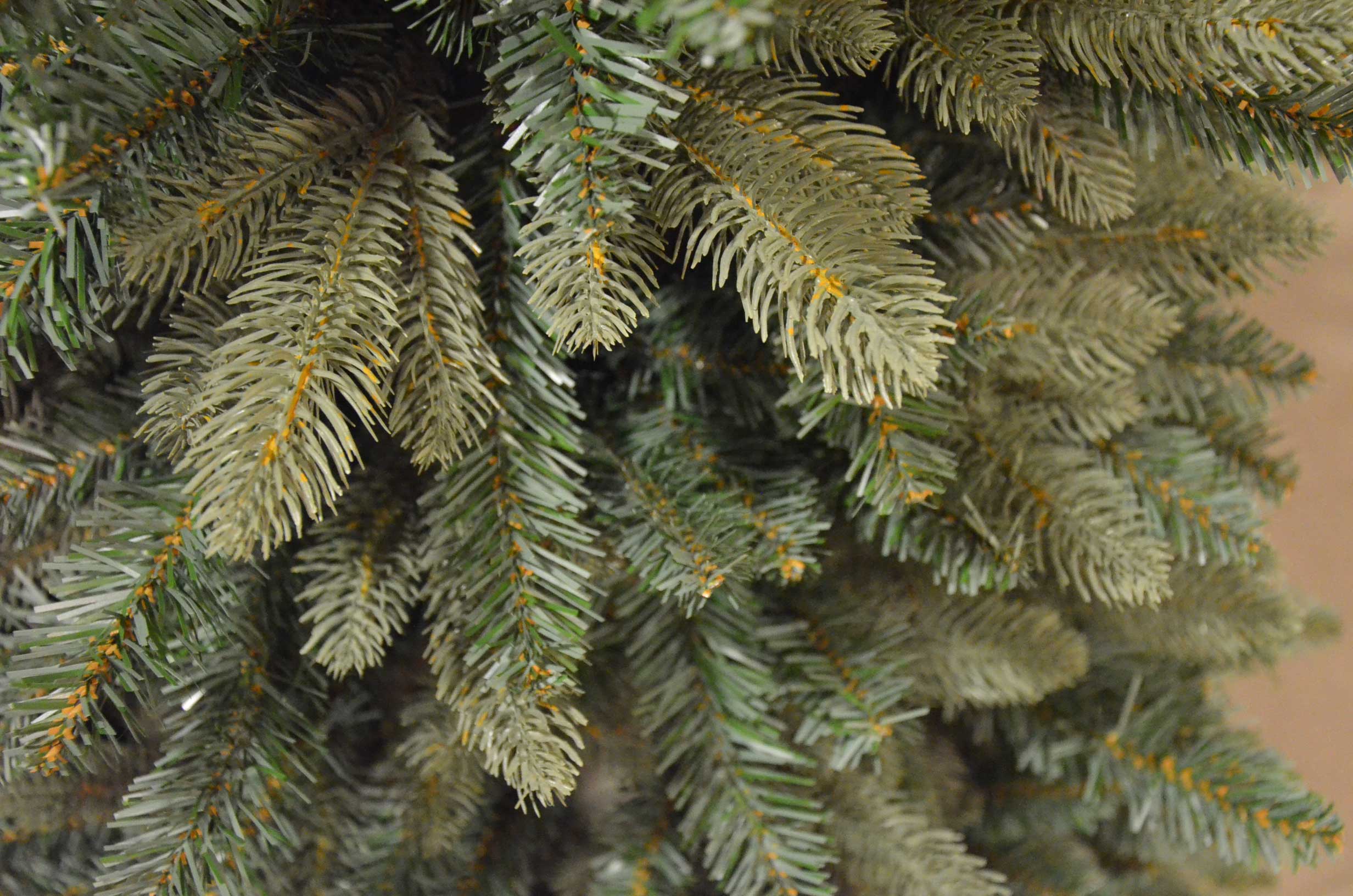 ALBERO DI NATALE MONVISO 215CM SLIM VERDE