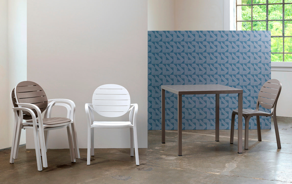 OFFERTA TAVOLO CUBE 80X80 + 2 SEDIE PALMA COLORE A SCELTA