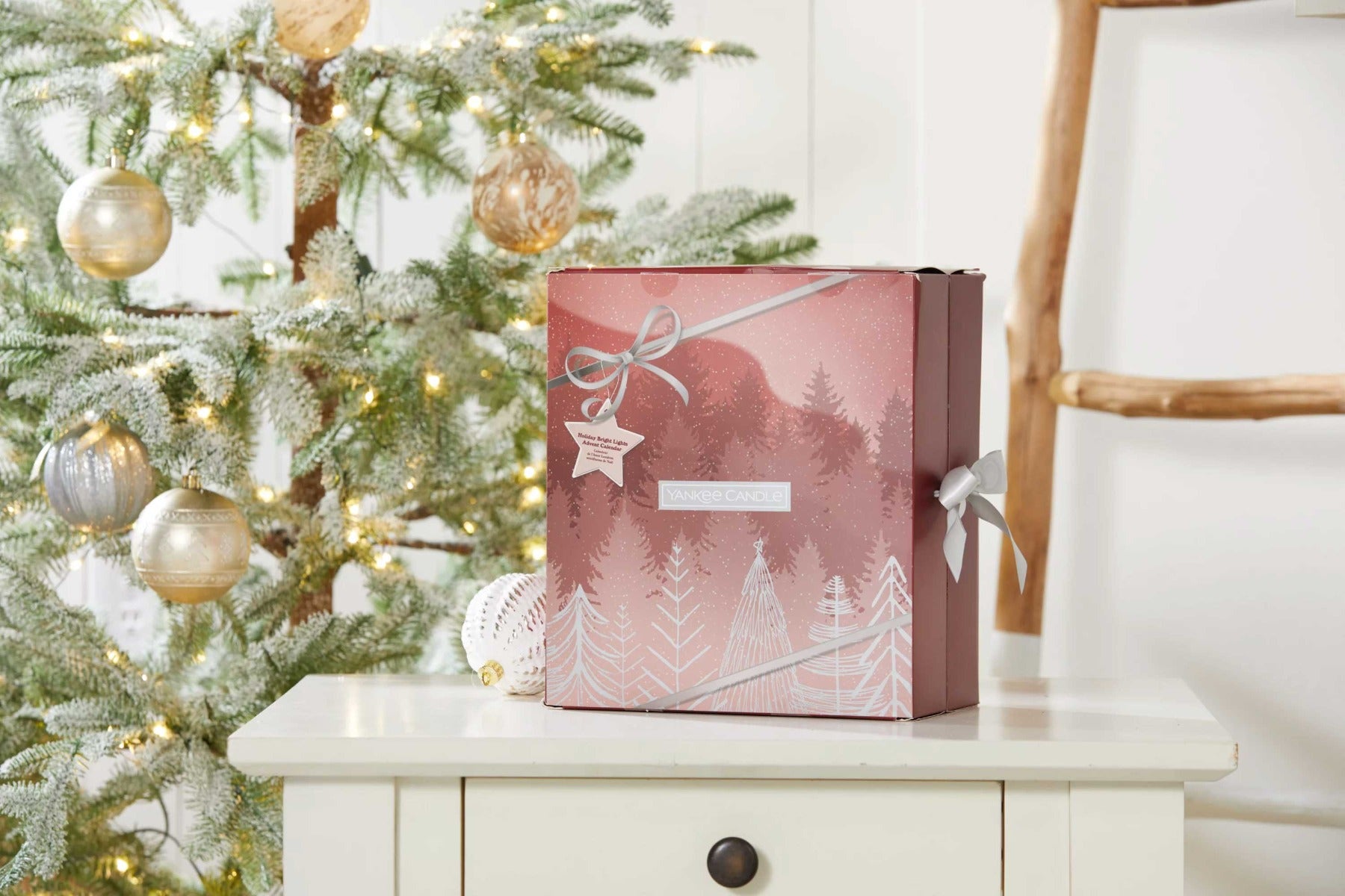CALENDARIO DELL'AVVENTO A LIBRO CON TEA LIGHT