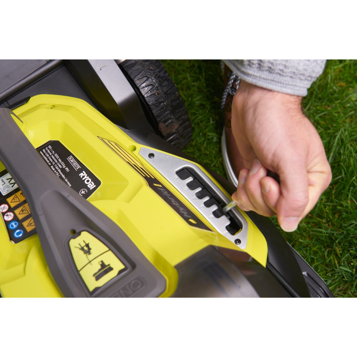 TOSAERBA IBRIDO 36V (2X 18V 5.0AH) RY18LMH37A-250
