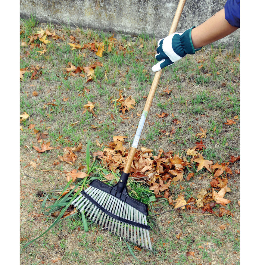 SCOPA PER ERBA E FOGLIE CON MANICO 135CM