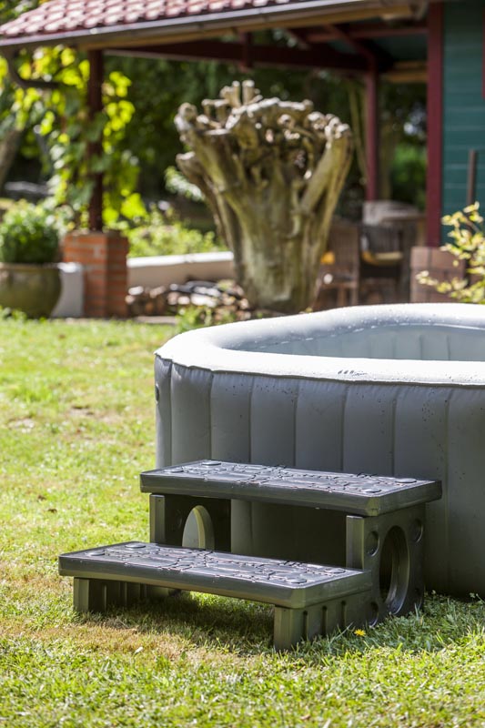 SCALETTA PER SPA 2 GRADINI PVC