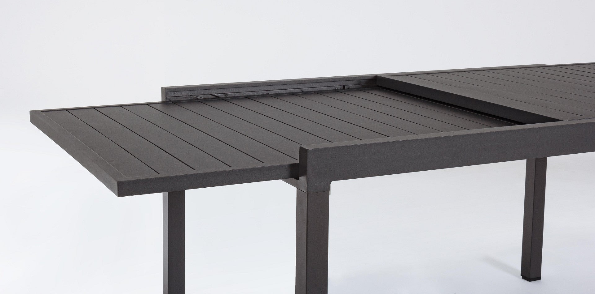 OFFERTA TAVOLO PELAGIUS ALLUNGABILE 135/270X90 ANTRACITE +4 POLTRONE DUCA
